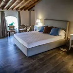 Bed & Breakfast Scorzi - Relais De Charme 4*
