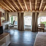 Scorzi - Relais De Charme Bed & Breakfast Calci